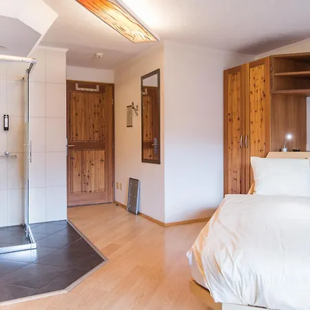 Rising Sun Apartment *